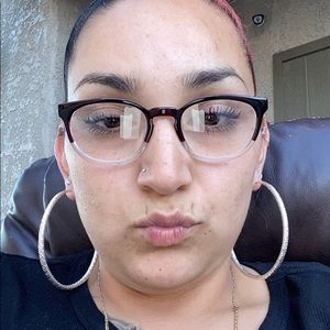 Meet your Posher, Lezzlye